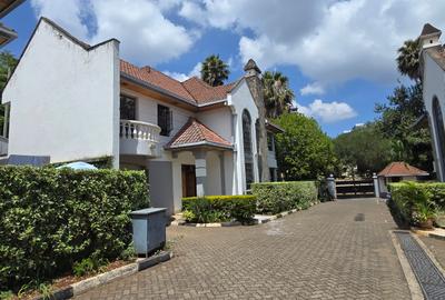4 Bed Townhouse with En Suite at Lavington Green