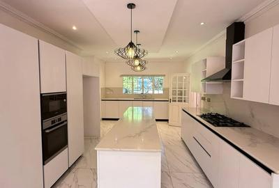 4 Bed Townhouse with En Suite at Lavington Green - 2