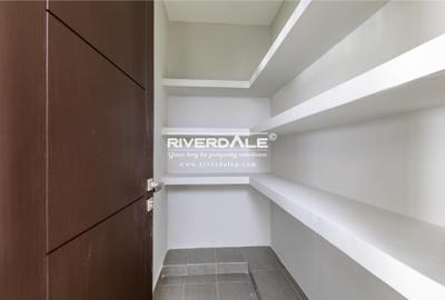 3 Bed Apartment with En Suite in Riverside