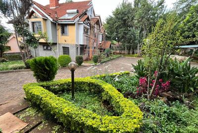 4 Bed Townhouse with En Suite in Kitisuru