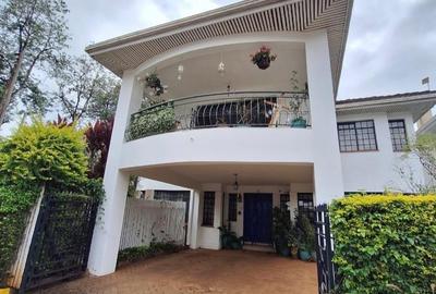 4 Bed Townhouse with En Suite at Westlands