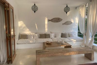 3 Bed Villa with En Suite in Malindi