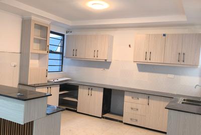 4 Bed Villa with En Suite at Kenyatta Road