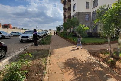 3 Bed Apartment with En Suite in Komarock - 4