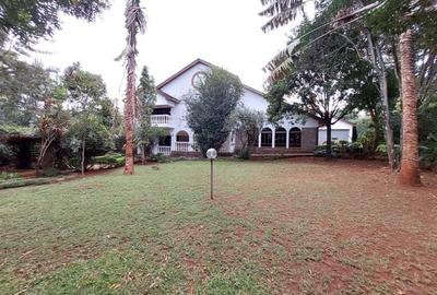 5 Bed House with En Suite at Runda