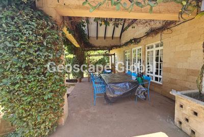4 Bed House with En Suite in Runda