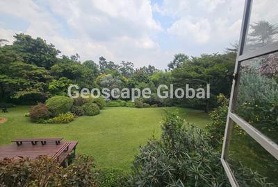 5 Bed House with En Suite in Ridgeways