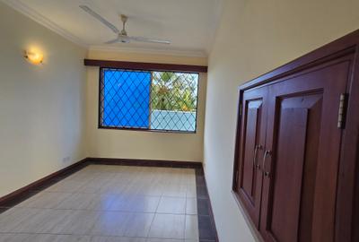 3 Bed Apartment with En Suite in Nyali Area