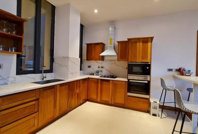 Serviced 3 Bed Apartment with En Suite at Westlands