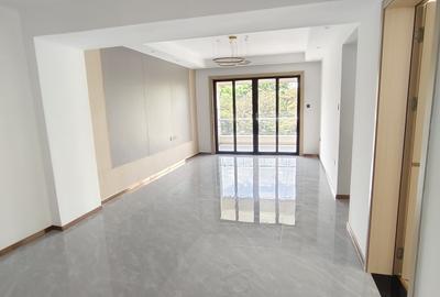 2 Bed Apartment with En Suite in Lavington - 4