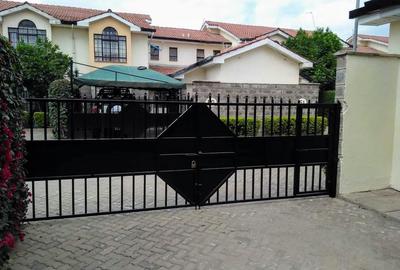 3 Bed Townhouse with En Suite in Syokimau