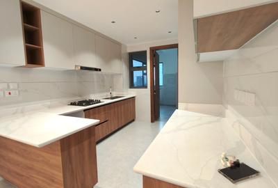 2 Bed Apartment with En Suite at Mwanzi Road Off Peponi Road - 4