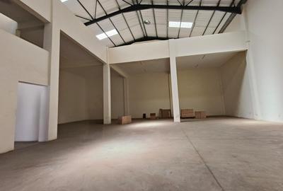 5,940 ft² Warehouse with Service Charge Included in Ruaraka - 2