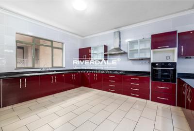 3 Bed Apartment with En Suite in Kilimani - 4