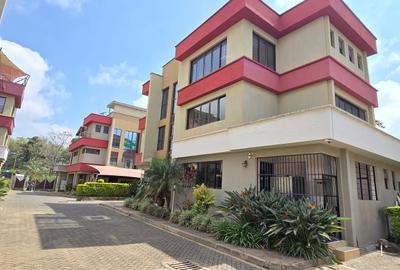 5 Bed Townhouse with En Suite at Lavington Convent Drive - 4