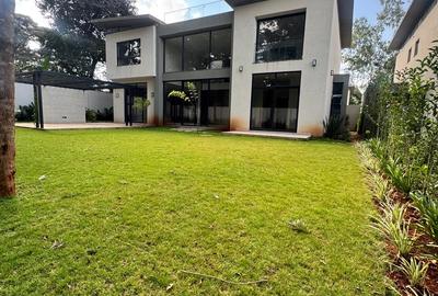 5 Bed Townhouse with Garden at Close To The Un Headquarters - 4