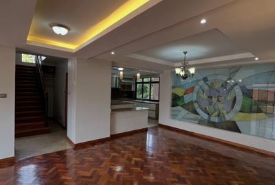 4 Bed Apartment with En Suite at Riverside Drive - 2