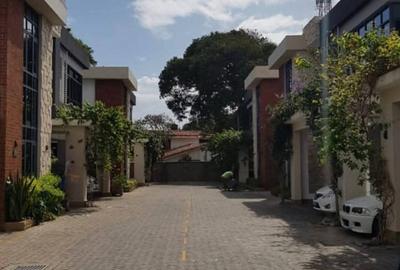 5 Bed Townhouse with En Suite at Simba Road