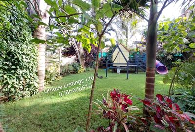 6 Bed House with En Suite in Runda - 4