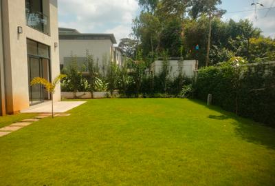 5 Bed Townhouse with Staff Quarters at Easy Access To Un Avenue And Few Minutes Drive To Rosyln Academy