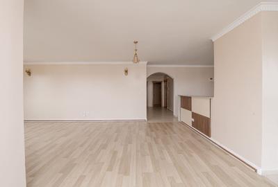 3 Bed Apartment with En Suite in Kileleshwa