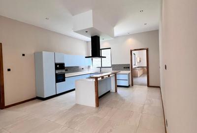 4 Bed Townhouse with En Suite in Loresho - 3