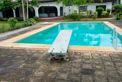 7 Bed Villa with En Suite at Nyali - 2