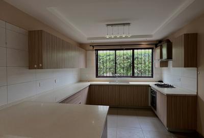 4 Bed Townhouse with En Suite at Lavington Green - 4