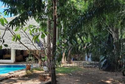 3 Bed Villa with En Suite at La-Marina Mtwapa - 4