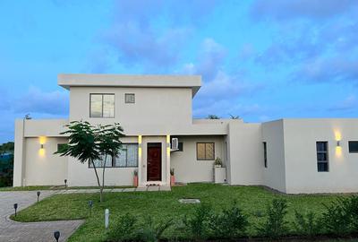 Serviced 3 Bed Apartment with En Suite in Nyali Area - 3