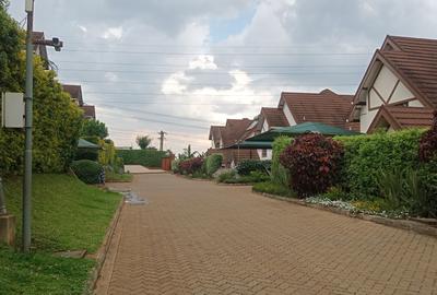 4 Bed Townhouse in Redhill - 2