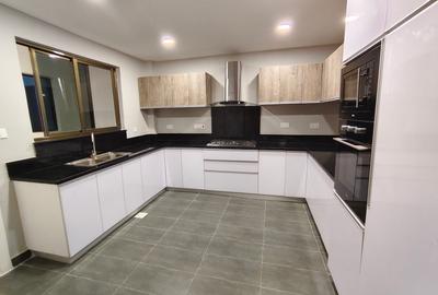 4 Bed Apartment with En Suite in Kileleshwa