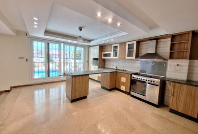 5 Bed Townhouse with En Suite at Convent Drive - 3