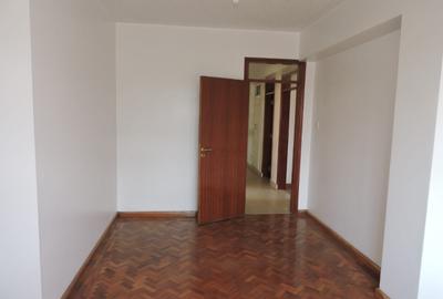 3 Bed Apartment with En Suite at 5Th Parklands Avenue - 2