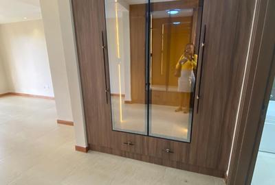 3 Bed Apartment with En Suite in Kilimani - 2
