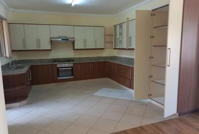 3 Bed Apartment with En Suite in Brookside - 3