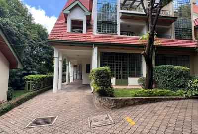 5 Bed Townhouse with En Suite in Lavington