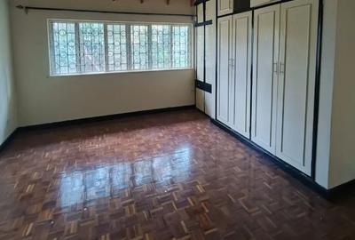 3 Bed Apartment with En Suite in Kilimani