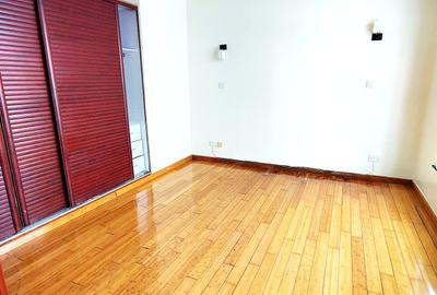 3 Bed Apartment with En Suite at Kileleshwa - 4