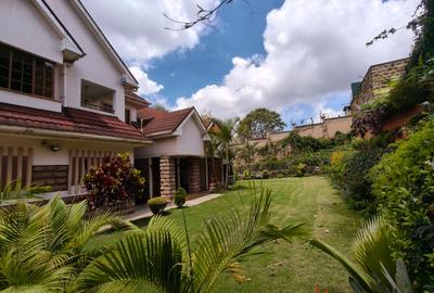 4 Bed Townhouse with En Suite in Rosslyn - 3