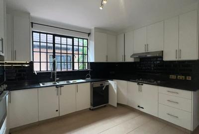 4 Bed House with En Suite in Karen - 3