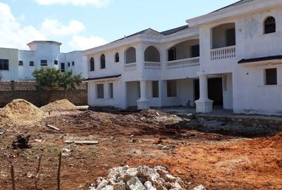 8 Bed House with En Suite at Nyali