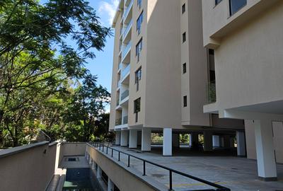 3 Bed Apartment with En Suite in Lavington