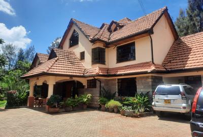 5 Bed House with En Suite in Runda