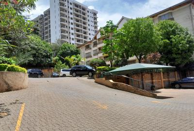 3 Bed Apartment with En Suite at Brookside