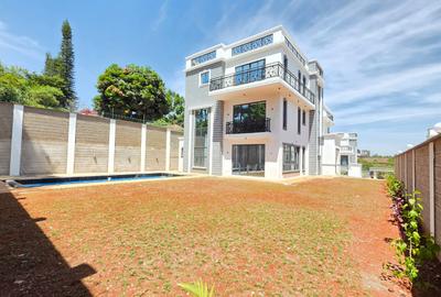 5 Bed Villa with En Suite at Lavington