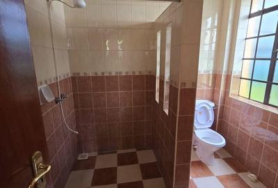 5 Bed Townhouse with En Suite in Lavington - 4