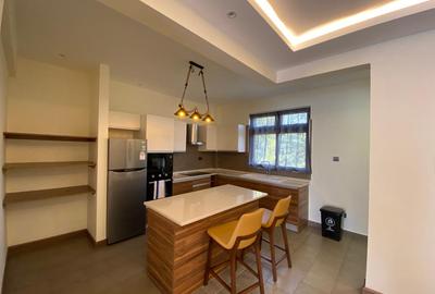 Serviced 2 Bed Apartment with En Suite at Spring Valley - 4