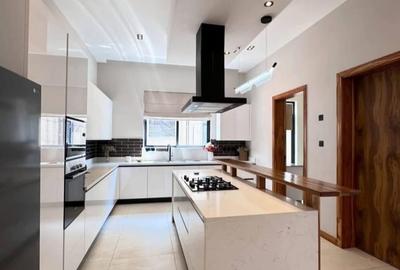 4 Bed Townhouse with En Suite in Loresho - 4