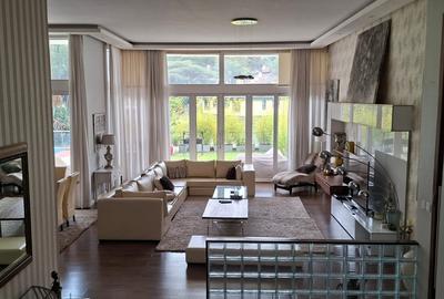 4 Bed House with En Suite in Spring Valley